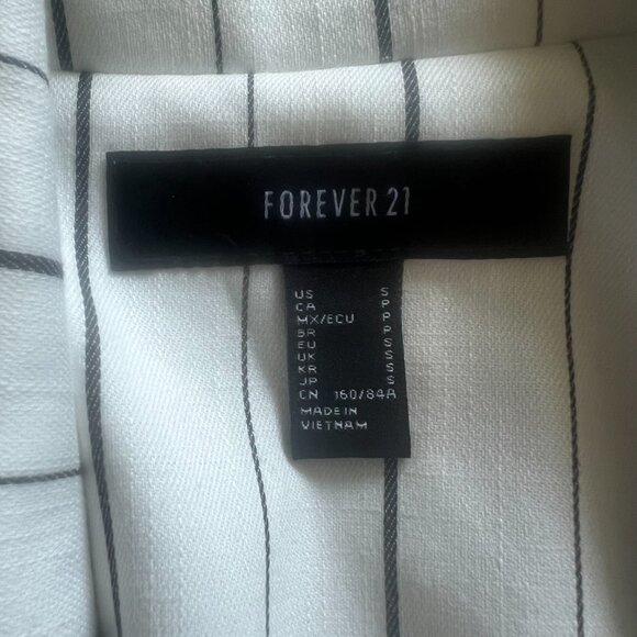 Forever 21 Black and White Pinstripe Blazer Size S - Picture 3 of 5